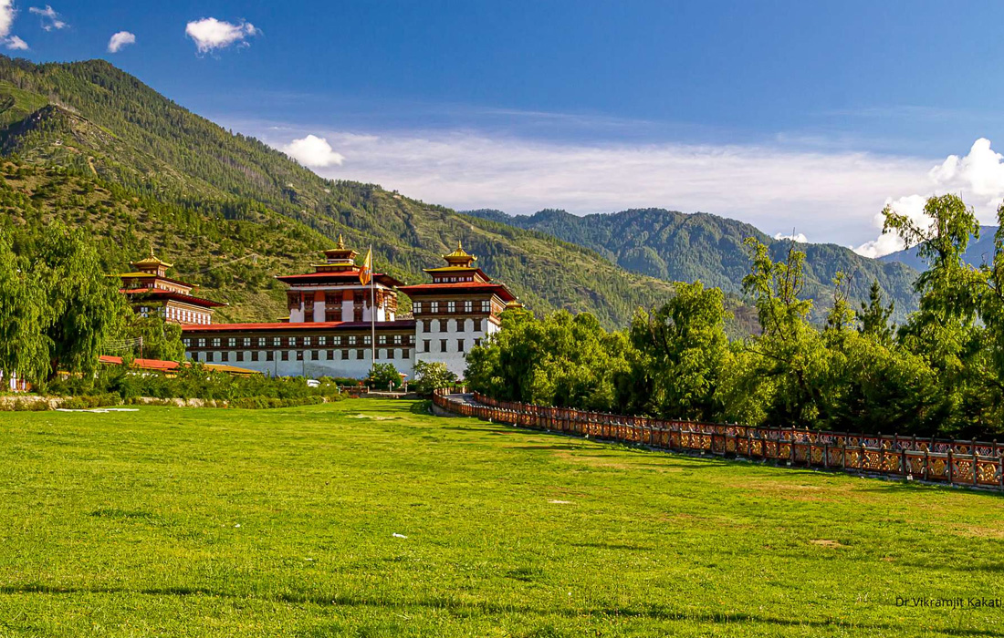 Bhutan Culture Tour: A Complete Guide to Monasteries, Dzongs and Local Life