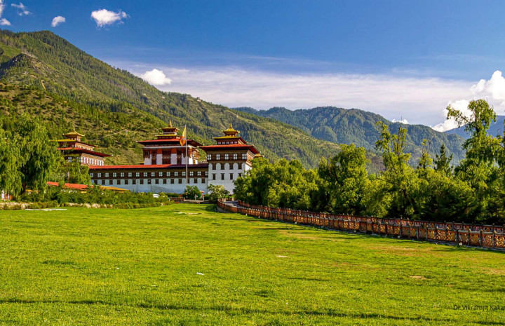 Bhutan Culture Tour: A Complete Guide to Monasteries, Dzongs and Local Life