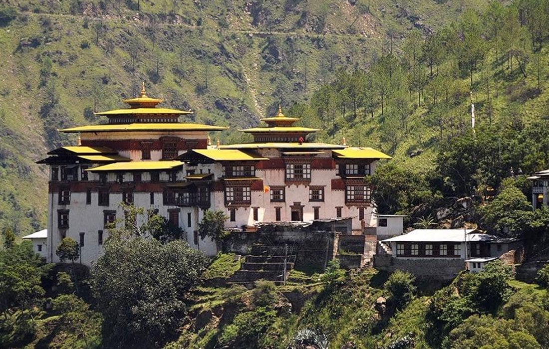 Merak Sakteng Trek and Tour in Bhutan 