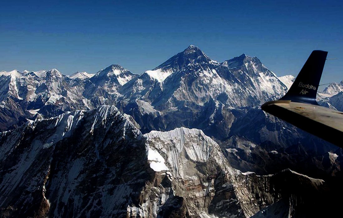 Everest mountain flight