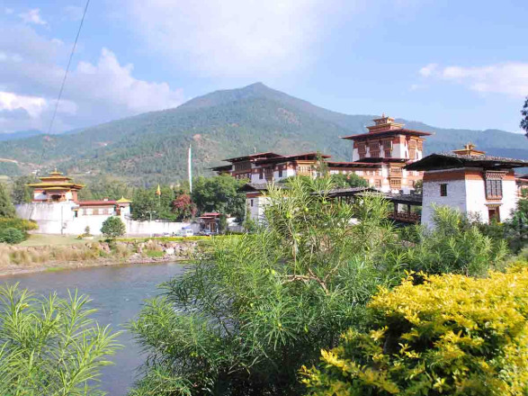 bhutan tour homestay